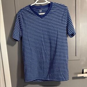 GAP Men's Navy and White Striped V-Neck Tee